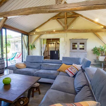 Maison Spacieuse Avec Piscine Chauffee, Grand Jardin Et Equipements Bebe En Dordogne - Fr-1-616-267