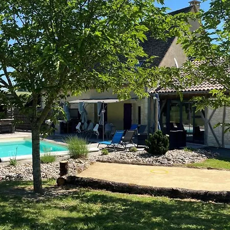 Maison Spacieuse Avec Piscine Chauffee, Grand Jardin Et Equipements Bebe En Dordogne - Fr-1-616-267